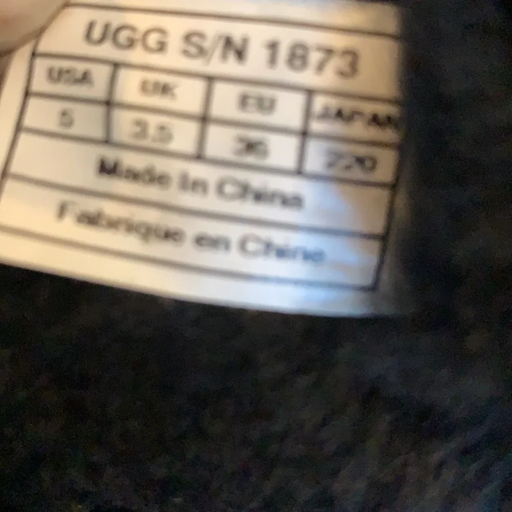 UGG Bailey Button Triplet II Black Suede Boot Sz 5